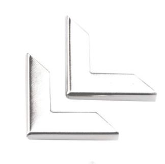 Kovový růžek 17x17 platina