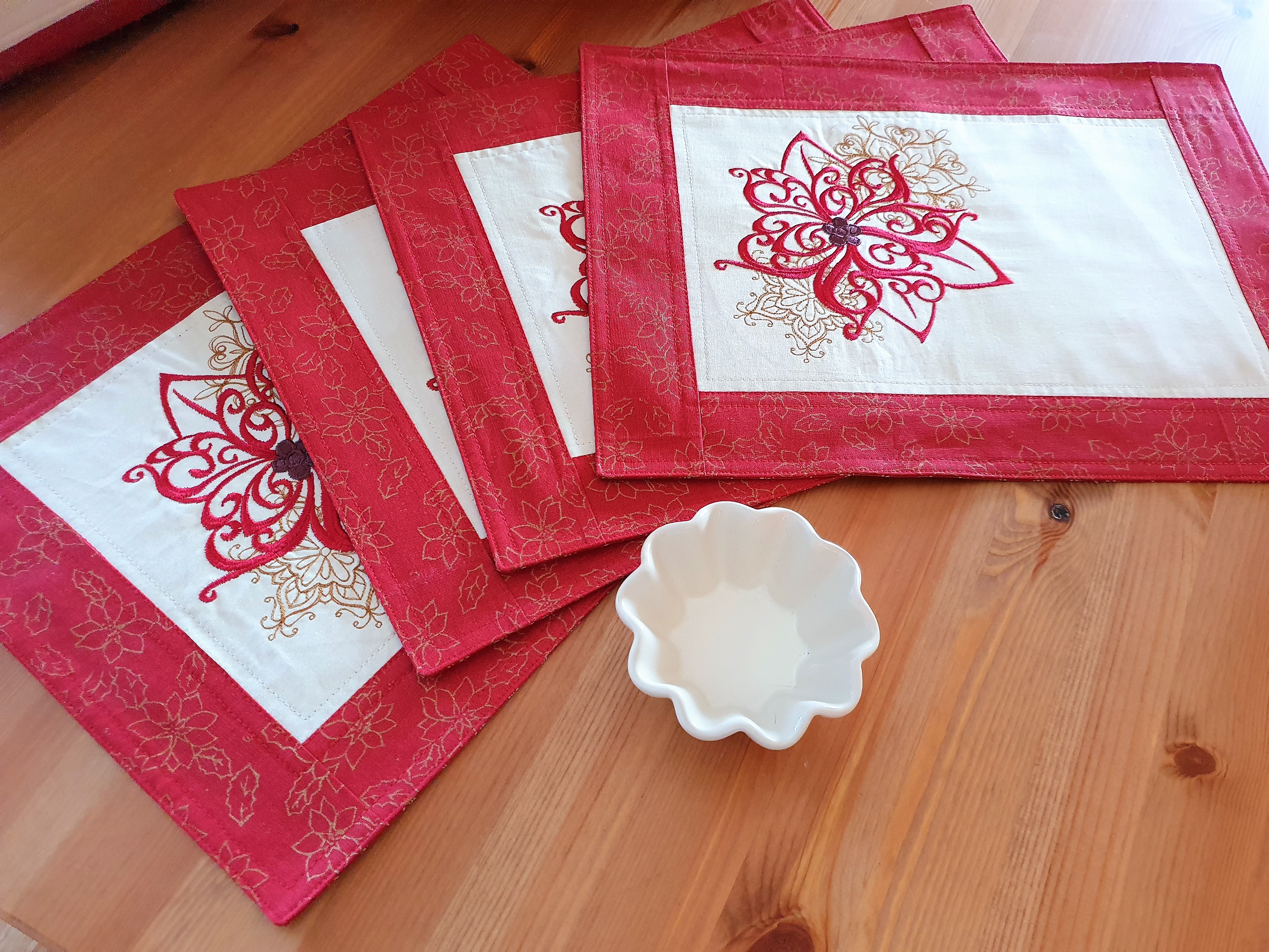 Polštář s vánoční výšivkou 40 x 40 cm