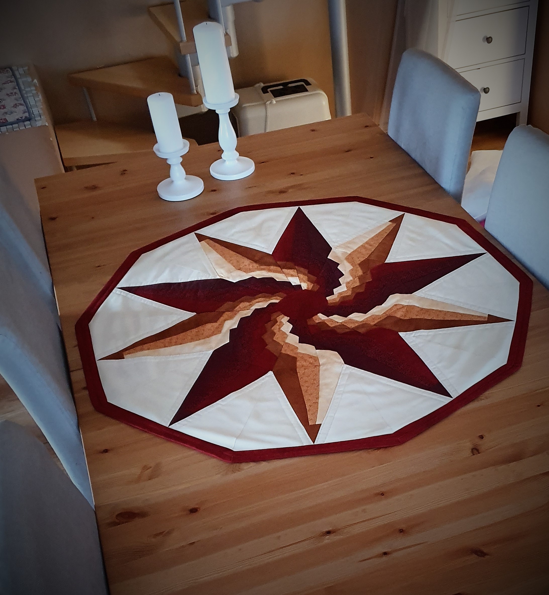 Ubrus stargello průměr 100 cm