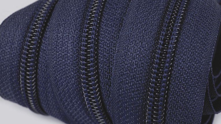 Metrážový zip spirálový 3mm tmavě modrý 330