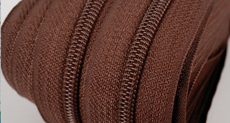 Metrážový zip spirálový 3mm hnědý 299