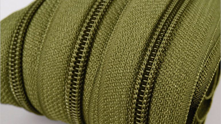 Metrážový zip spirálový 3mm khaki 263