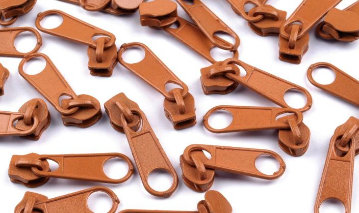 Jezdec k zipu 3mm hnědý 280