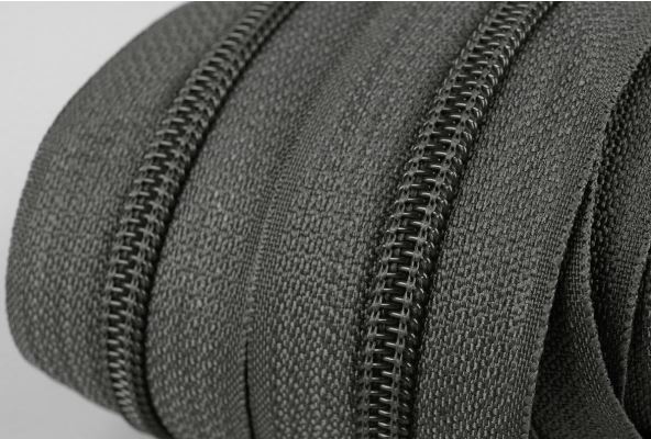 Metrážový zip spirálový 3mm tmavě šedý 312