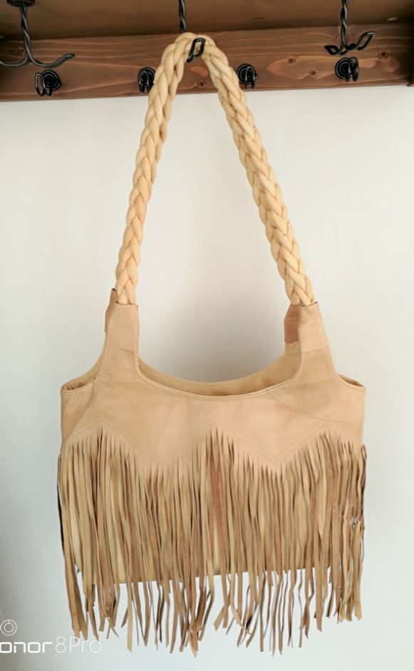 Kabelka s koženými třásněmi